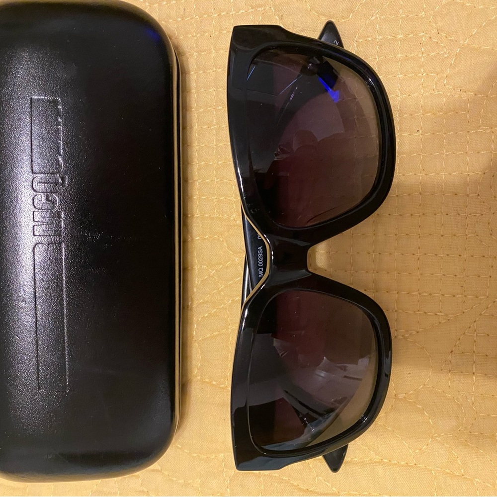 Alexander McQueen Black Sunglasses